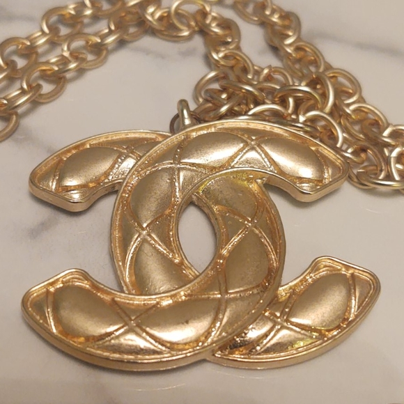 Gold necklace - Picture 2 of 2